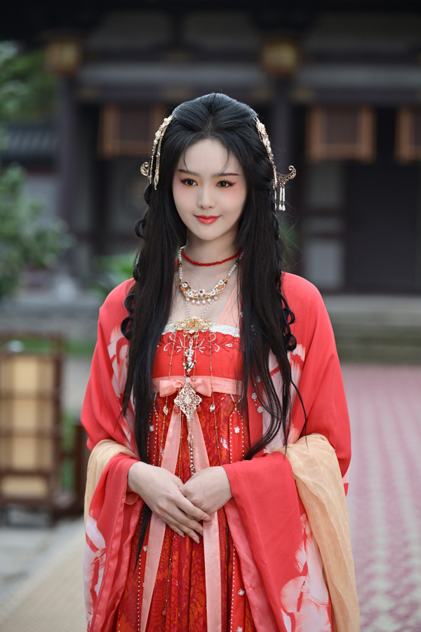 《樊笼》热播:陶德燕以“蛇蝎美人”万红柳塑造成长新坐标 《樊笼》热播:陶德燕以“蛇蝎美人”万红柳塑造成长新坐标 剧照3